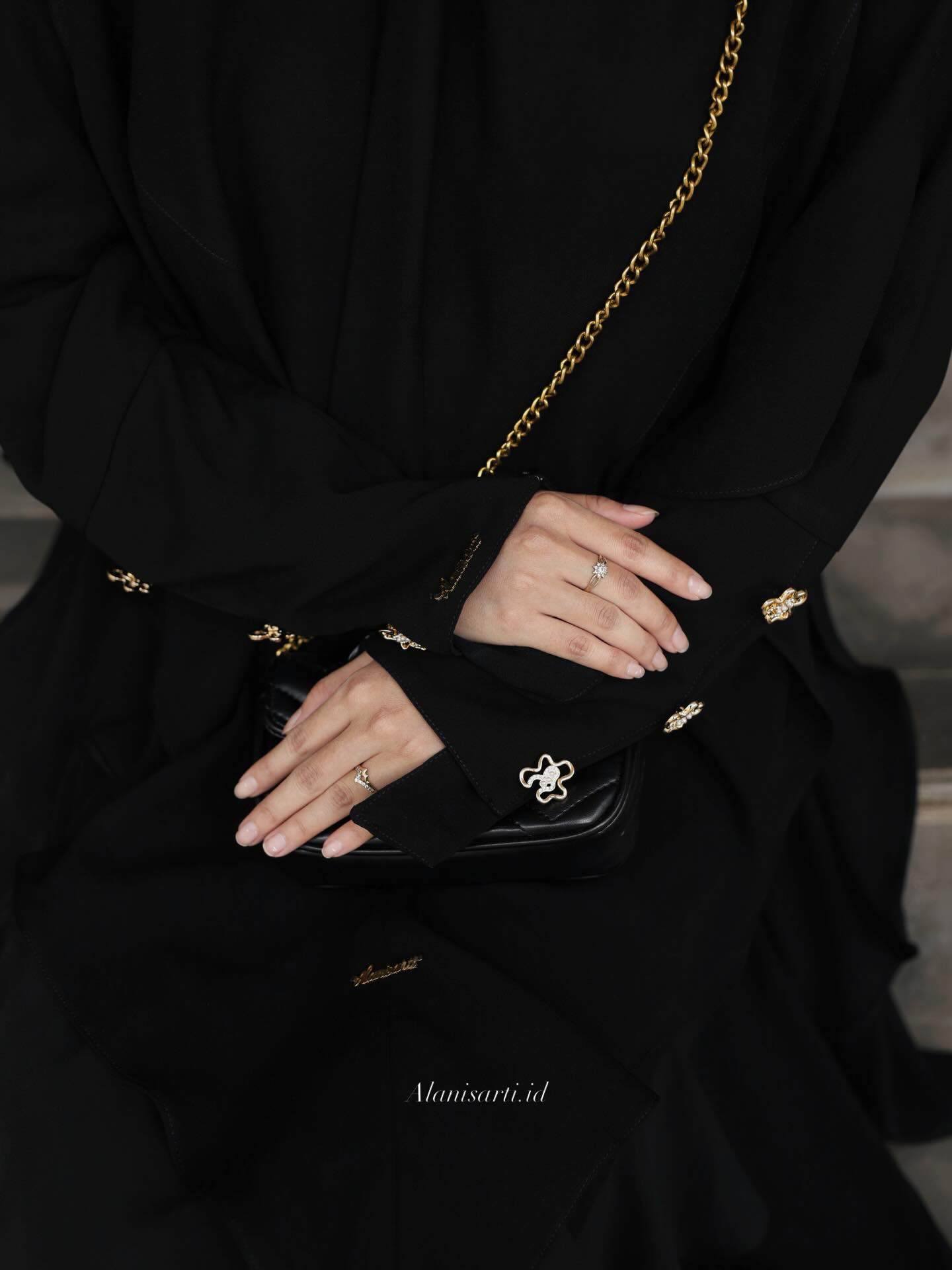 BUSANA MUSLIMAH
